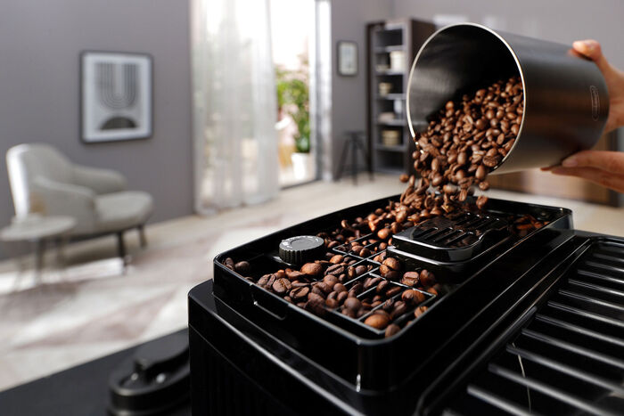 DeLonghi Magnifica Start kaffivél - Svört