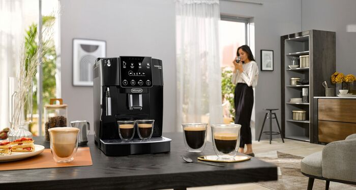 DeLonghi Magnifica Start kaffivél - Svört