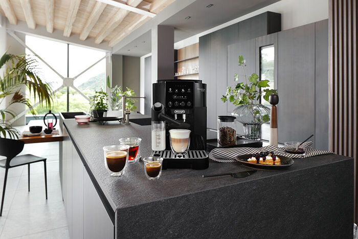 DeLonghi Magnifica Start kaffivél - Svört
