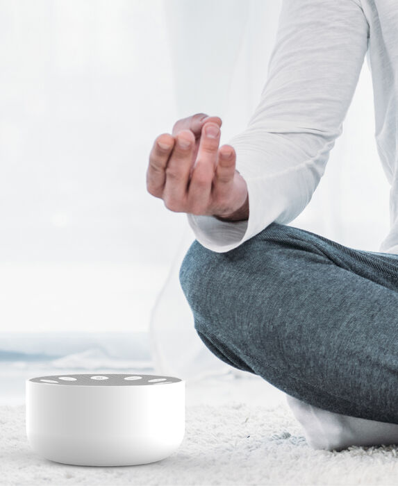 Sharper Image Sleep Therapy hljóðvél - Hvít