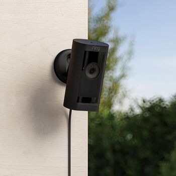 Ring Stick Up Cam Pro Plug-in öryggismyndavél - Svört