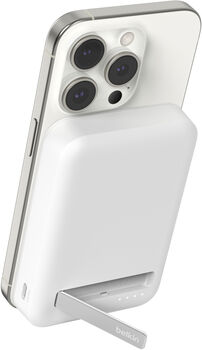 Belkin BoostCharge Pro 8K MagSafe Qi2 ferðahleðsla- Hvítt