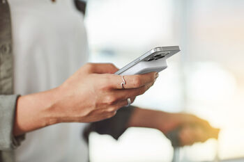 Belkin BoostCharge Pro 8K MagSafe Qi2 ferðahleðsla- Hvítt