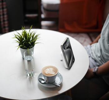 Belkin BoostCharge Pro 8K MagSafe Qi2 ferðahleðsla- Hvítt