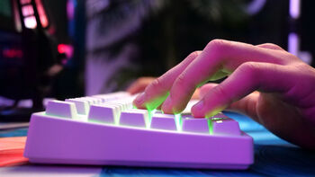 Cherry Xtrfy K4V2 leikjalyklaborð - Hvítt