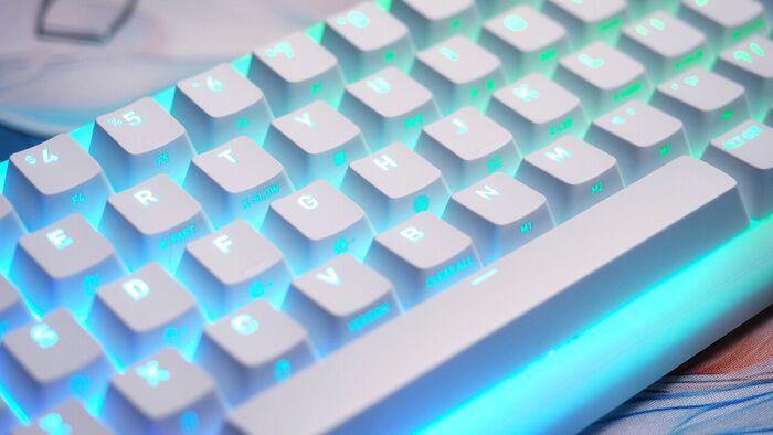 Cherry Xtrfy K5 V2 TKL mekanískt lyklaborð - Hvítt