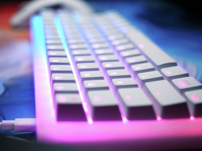 Cherry Xtrfy K5 V2 TKL mekanískt lyklaborð - Hvítt