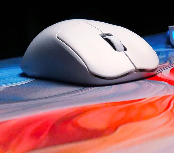 Cherry Xtrfy M68 Pro leikjamús - Hvít