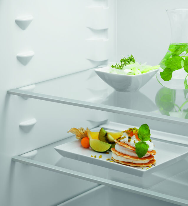 Electrolux kæli- og frystiskápur til innbyggingar ENA7NE18S - Hvítur