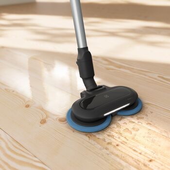 Electrolux 700 gólfhreinsitæki EP71B14WET - Svart