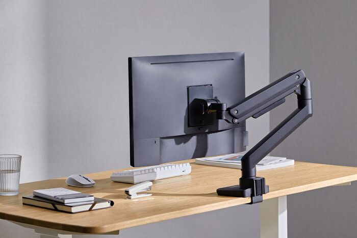 Essentials skjáarmur