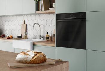 Bosch veggofn HRG4720B3 - Svartur