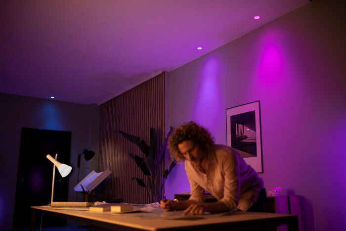 Philips Hue White og Color Ambience snjallpera GU10 