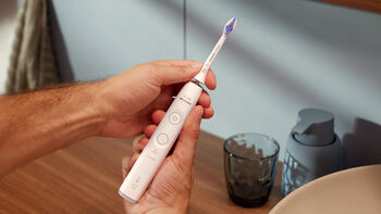 Philips Sonicare Series 6100 rafmagnstannbursti - Hvítur