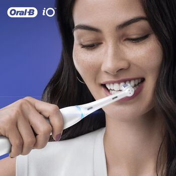 Oral-B iO Ultimate Clean tannburstahausar 2 stk - Hvítir