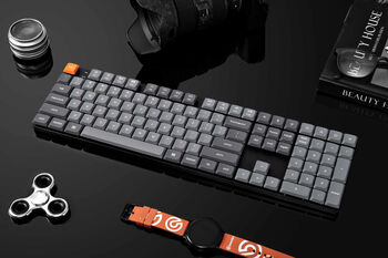 Keychron K5 Max RGB lyklaborð - Brúnir rofar