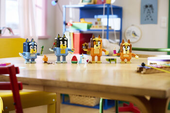 LEGO Bluey byggðu Bluey fjölskylduna 11217