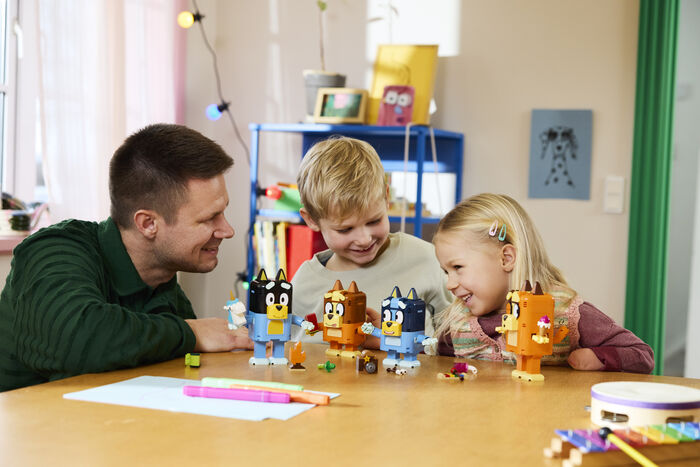 LEGO Bluey byggðu Bluey fjölskylduna 11217