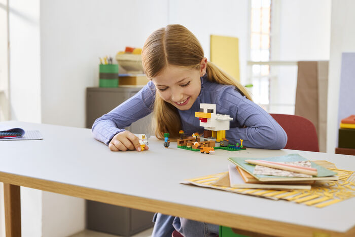 LEGO Minecraft hænsnabúið 21585