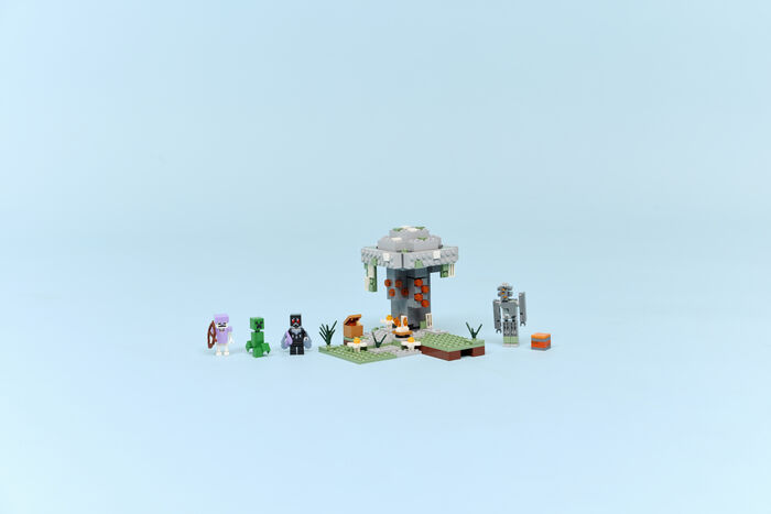 LEGO Minecraft The pale garden 21586