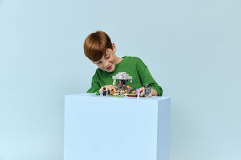 LEGO Minecraft The pale garden 21586