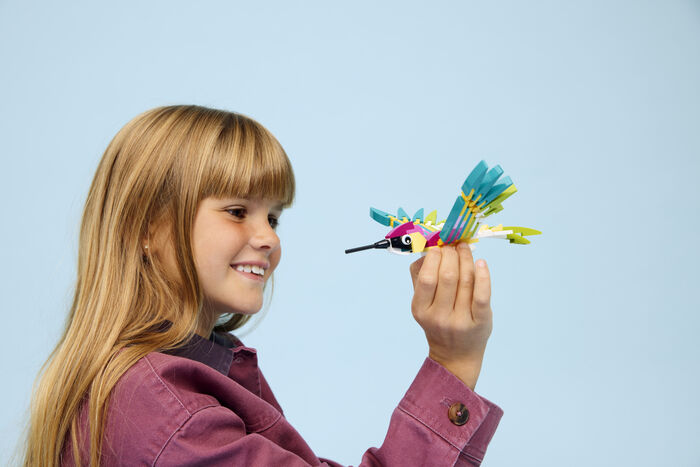 LEGO Creator litríkur kólíbrífugl 31384