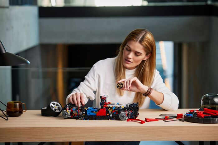 LEGO Technic Ferrari Daytona SP3 42143