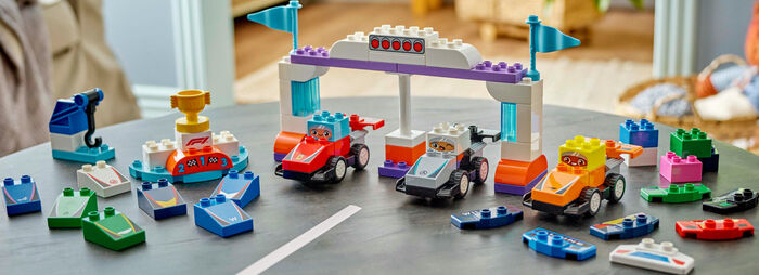 LEGO DUPLO F1 kappakstursbílar og bílstjórar 10445