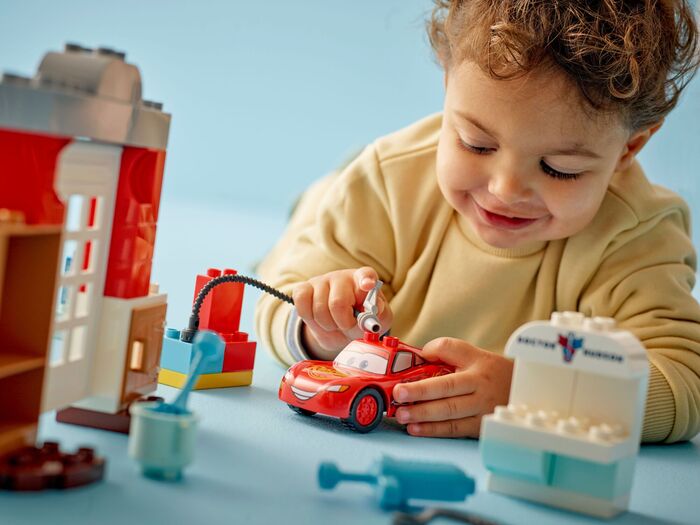 LEGO DUPLO Disney Heimsókn McQueen í bílskúr Doc 10456