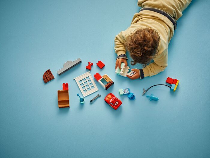 LEGO DUPLO Disney Heimsókn McQueen í bílskúr Doc 10456