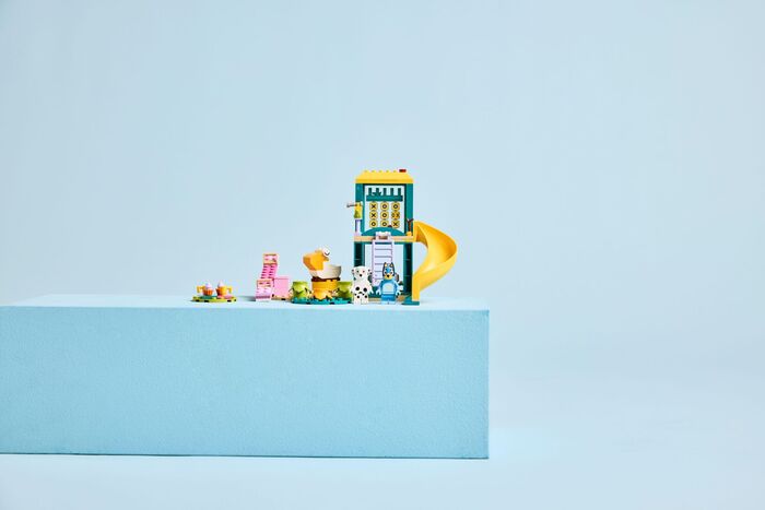 LEGO Bluey: Fun at the playground with Bluey and Chloe 11201