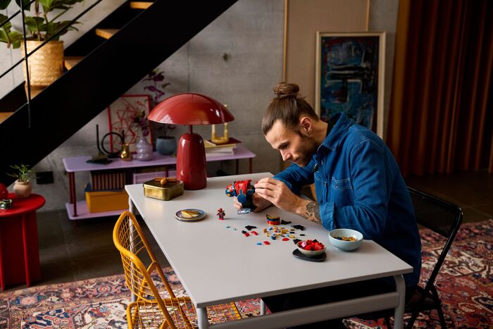 LEGO Iron Spider-Man Bust 76326