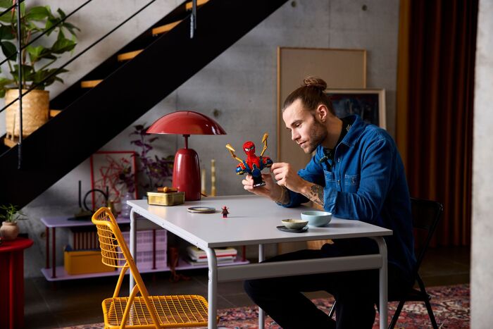 LEGO Iron Spider-Man Bust 76326