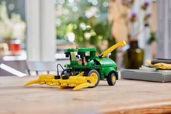 LEGO Technic John Deere 9700 Forage Harvester 42168