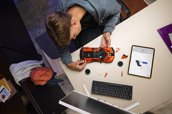 LEGO Technic Bugatti Chiron Pur Sport bíll 42222