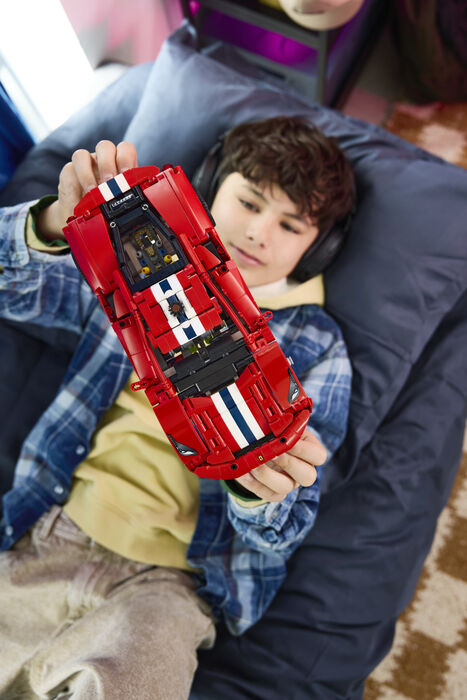 LEGO Technic: Ferrari 488 Pista kappakstursbíll 42235