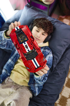 LEGO Technic: Ferrari 488 Pista kappakstursbíll 42235