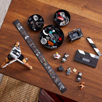 LEGO Disney Walt Disney Camera 43230