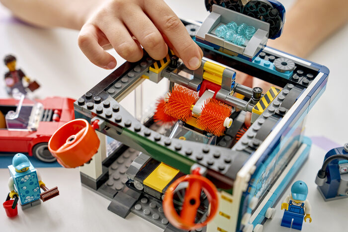 LEGO City bílaþvottastöð með bílum 60497