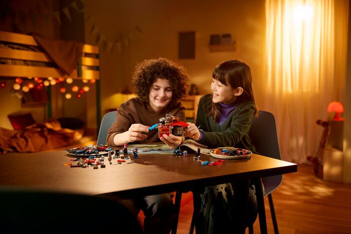 LEGO DREAMZzz Cooper og C-Rex risaeðlan 71484