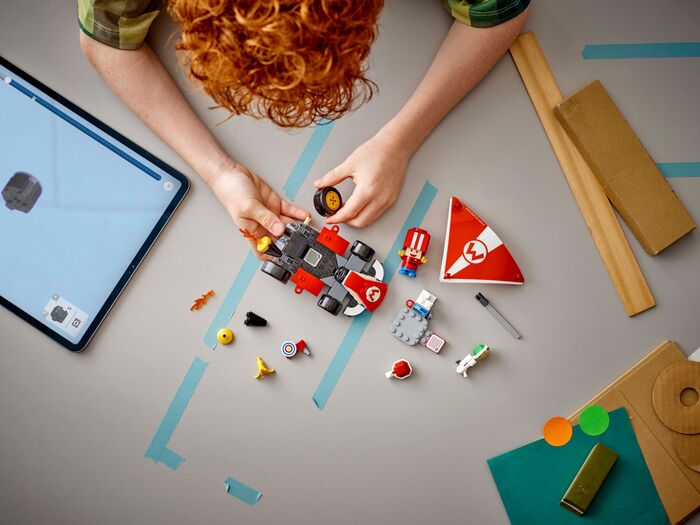 LEGO Super Mario: Mario Kart kappakstursbíll 72032 