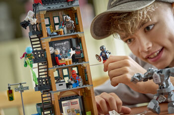 LEGO Marvel Spider-Man vs. Mysterio: Daily Bugle 76342
