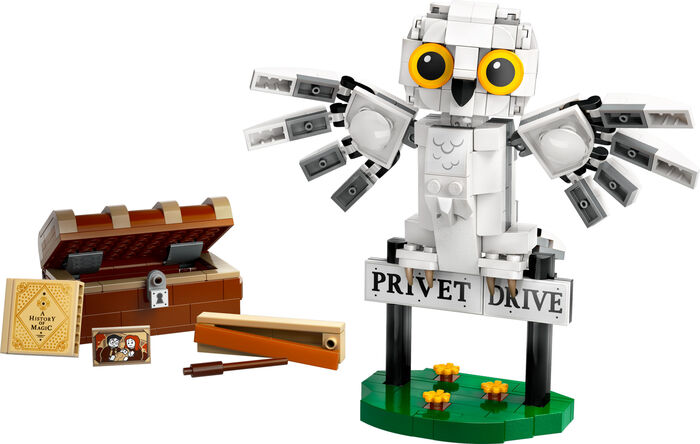 Product image not available for LEGO Harry Potter Hedwig 76425