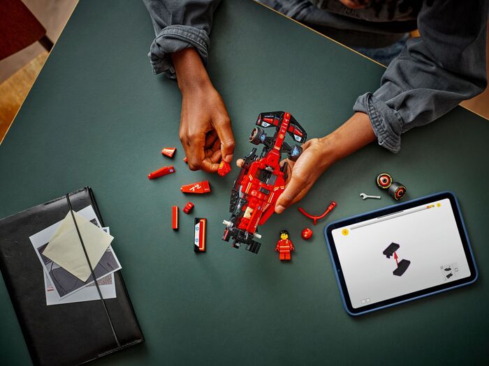 LEGO Speed Champions Ferrari SF-24 F1 kappakstursbíll 77242