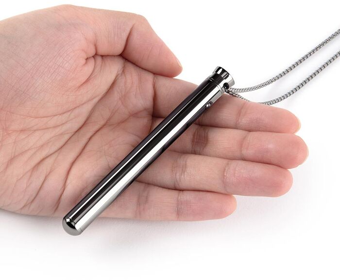 Le Wand titrara hálsmen - Svart