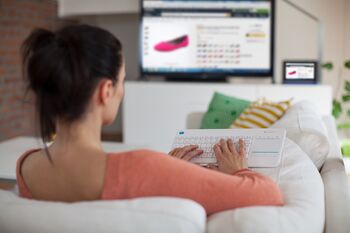 Logitech K400 PLUS þráðlaust lyklaborð - Hvítt