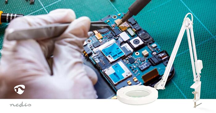 Nedis borðljós með stækkunargleri