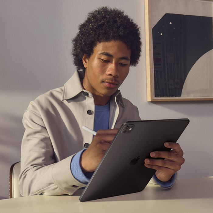 iPad Pro 13" (2025) Wi-Fi - Silfur