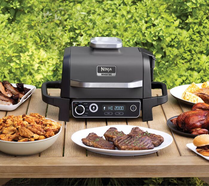 Ninja Woodfire rafmagnsgrill og reykofn