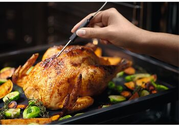 Electrolux 600 SteamBake veggofn OOP827NB - Svartur